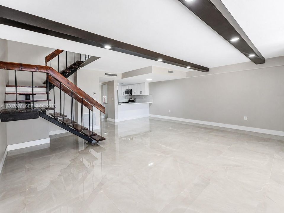 В аренду: $3,250 (3 спален, 3 ванн, 1628 Квадратных фут)