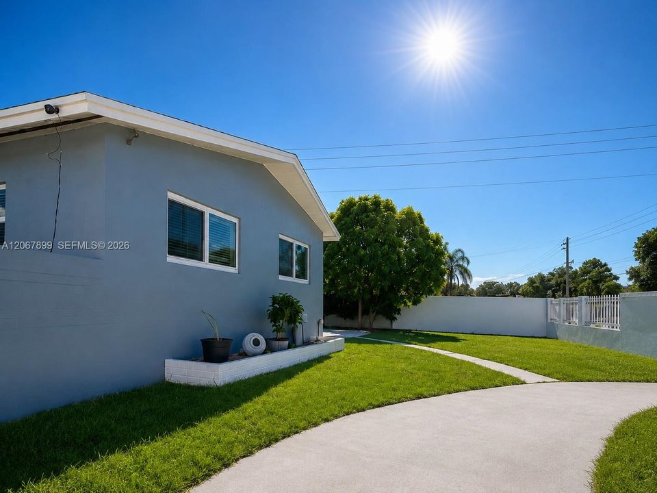 For Sale: $575,000 (4 beds, 2 baths, 1465 Square Feet)