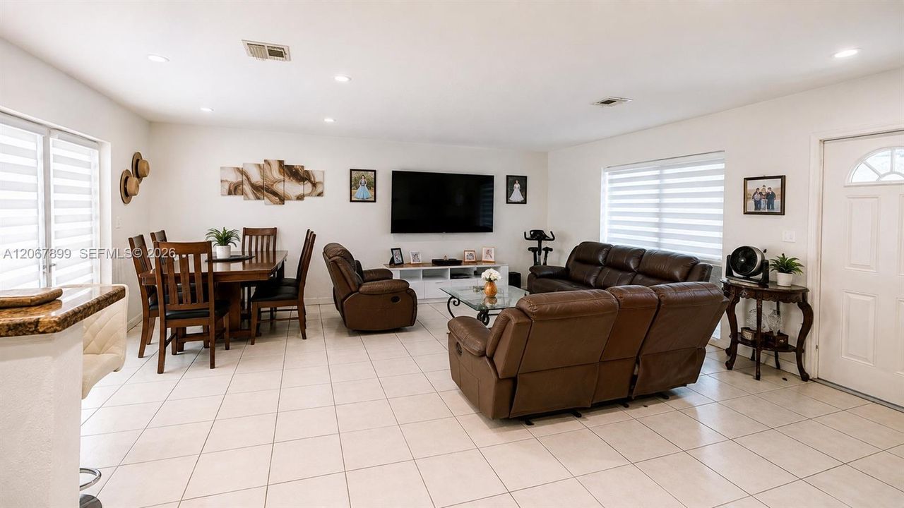 For Sale: $575,000 (4 beds, 2 baths, 1465 Square Feet)