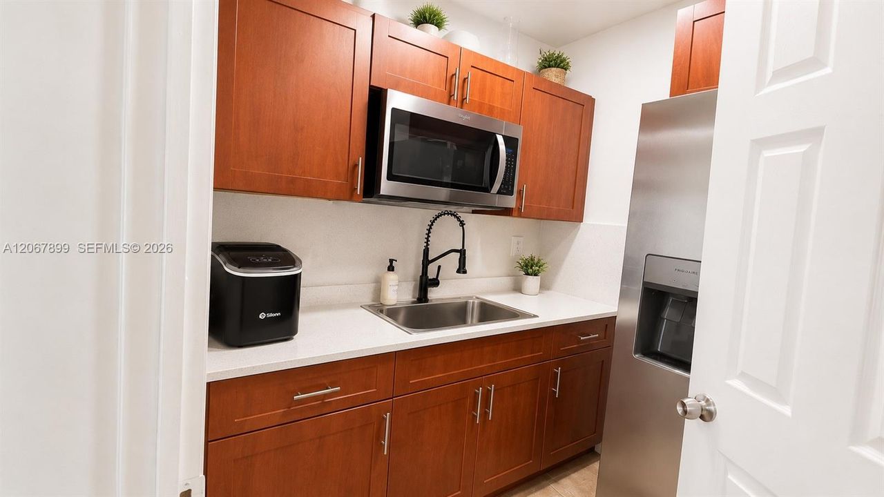 For Sale: $575,000 (4 beds, 2 baths, 1465 Square Feet)
