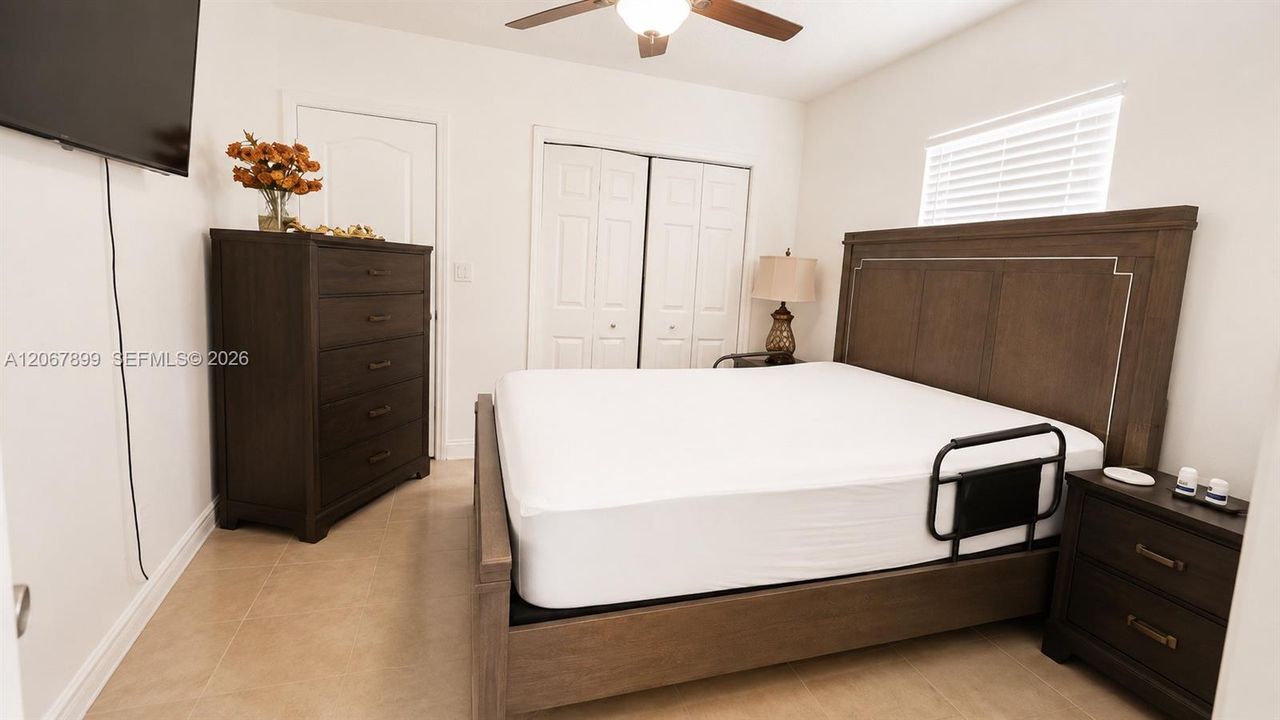 For Sale: $575,000 (4 beds, 2 baths, 1465 Square Feet)