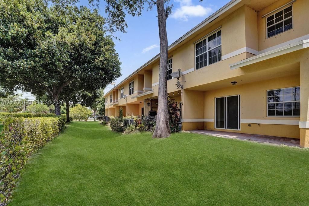 Activo con contrato: $395,000 (3 camas, 2 baños, 1632 Pies cuadrados)