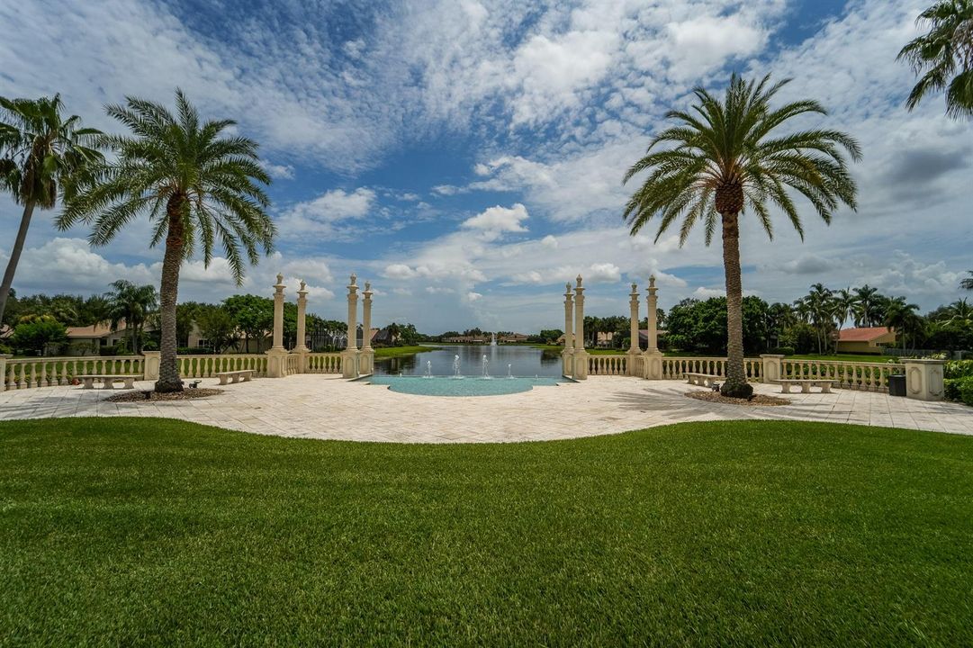 Entrance Lake & Infinity Pool
