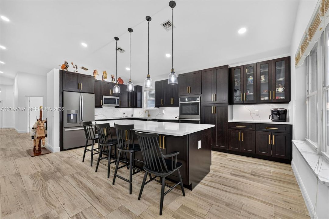 For Sale: $515,000 (3 beds, 2 baths, 2172 Square Feet)