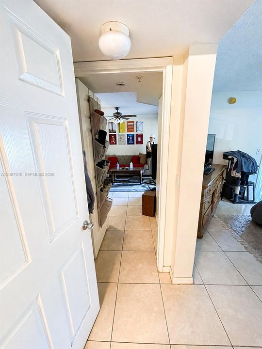 For Rent: $2,000 (1 beds, 1 baths, 800 Square Feet)