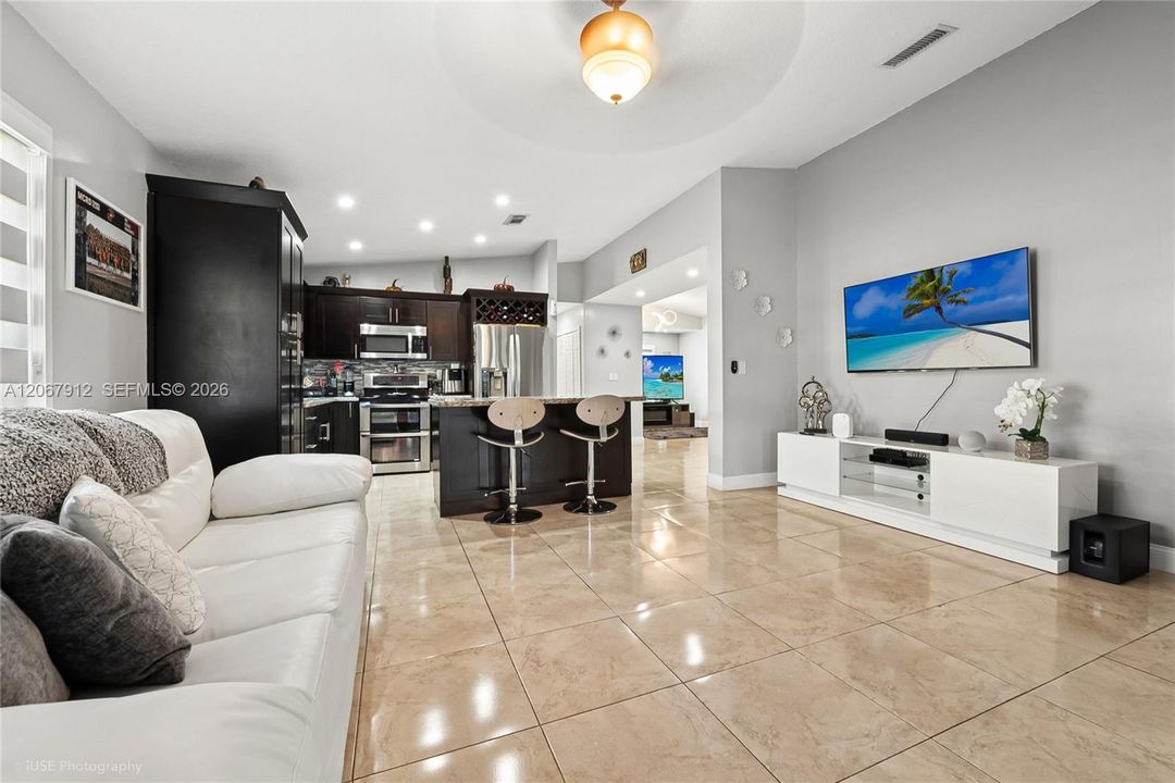 For Sale: $640,000 (3 beds, 2 baths, 1859 Square Feet)