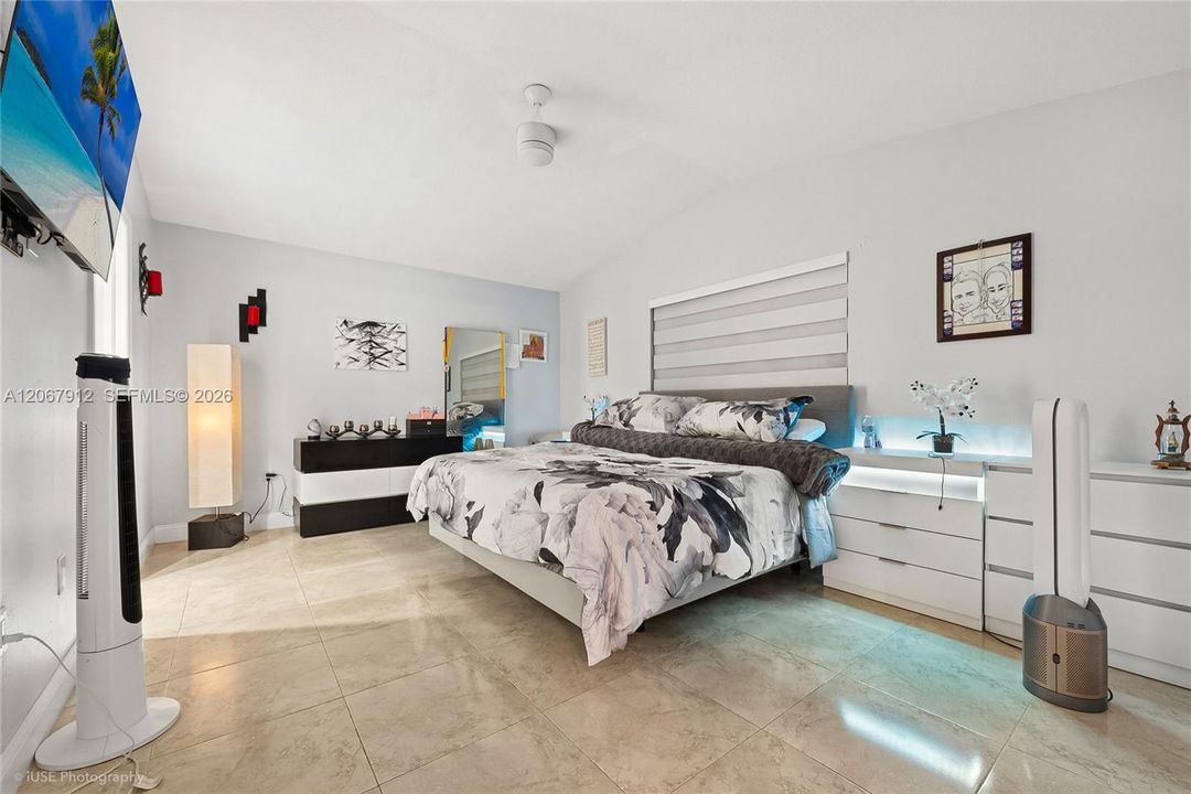 For Sale: $640,000 (3 beds, 2 baths, 1859 Square Feet)