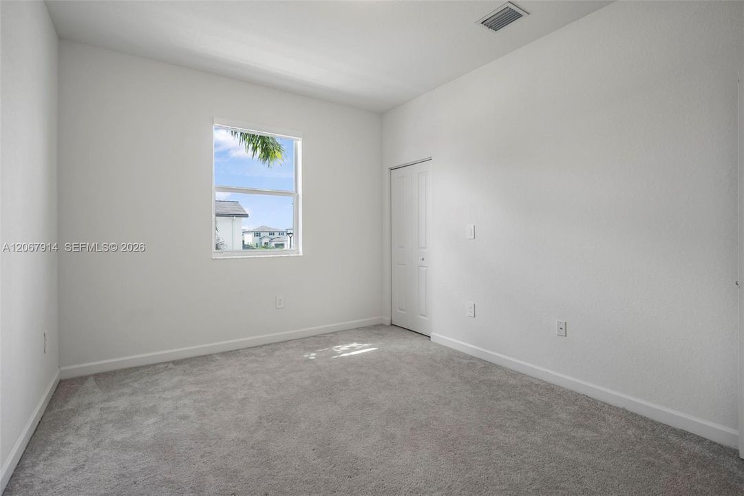 For Sale: $840,000 (5 beds, 3 baths, 3349 Square Feet)