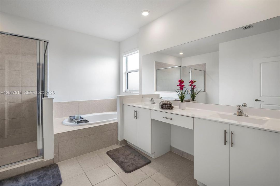 For Sale: $840,000 (5 beds, 3 baths, 3349 Square Feet)