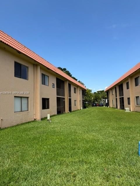 For Sale: $275,000 (2 beds, 2 baths, 1231 Square Feet)