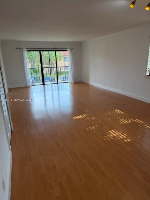 For Sale: $275,000 (2 beds, 2 baths, 1231 Square Feet)
