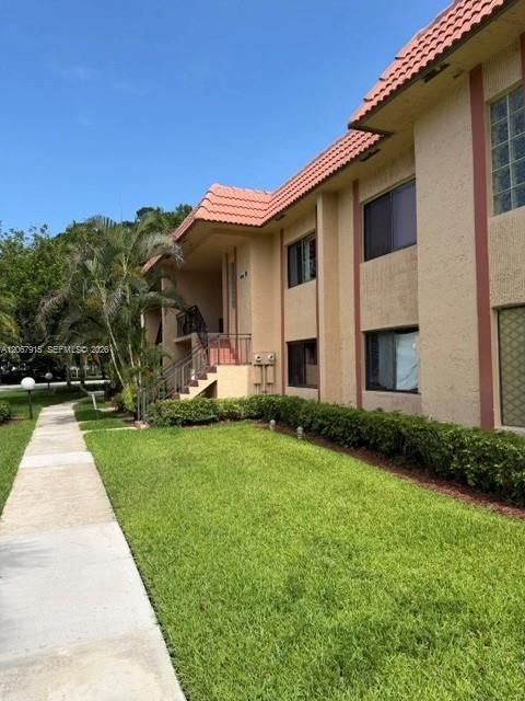 For Sale: $275,000 (2 beds, 2 baths, 1231 Square Feet)