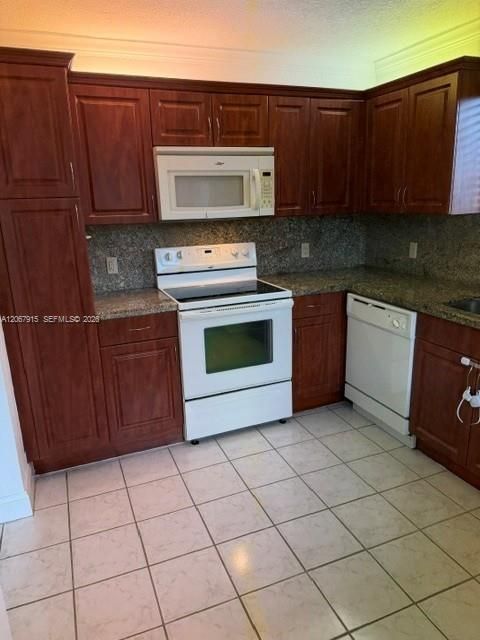 For Sale: $275,000 (2 beds, 2 baths, 1231 Square Feet)