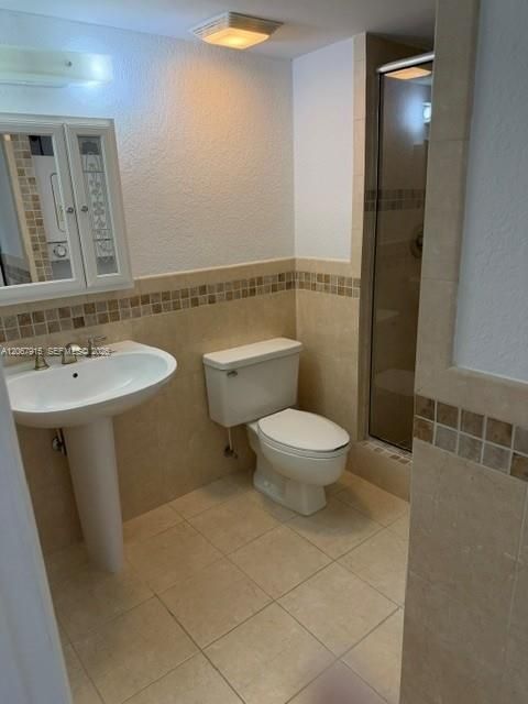 For Sale: $275,000 (2 beds, 2 baths, 1231 Square Feet)