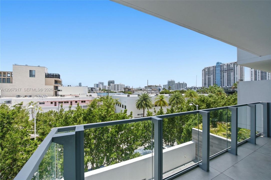 For Rent: $15,000 (3 beds, 2 baths, 1470 Square Feet)