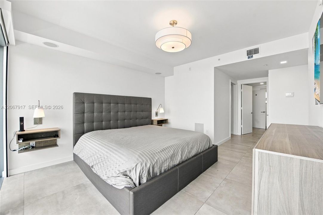 For Rent: $15,000 (3 beds, 2 baths, 1470 Square Feet)