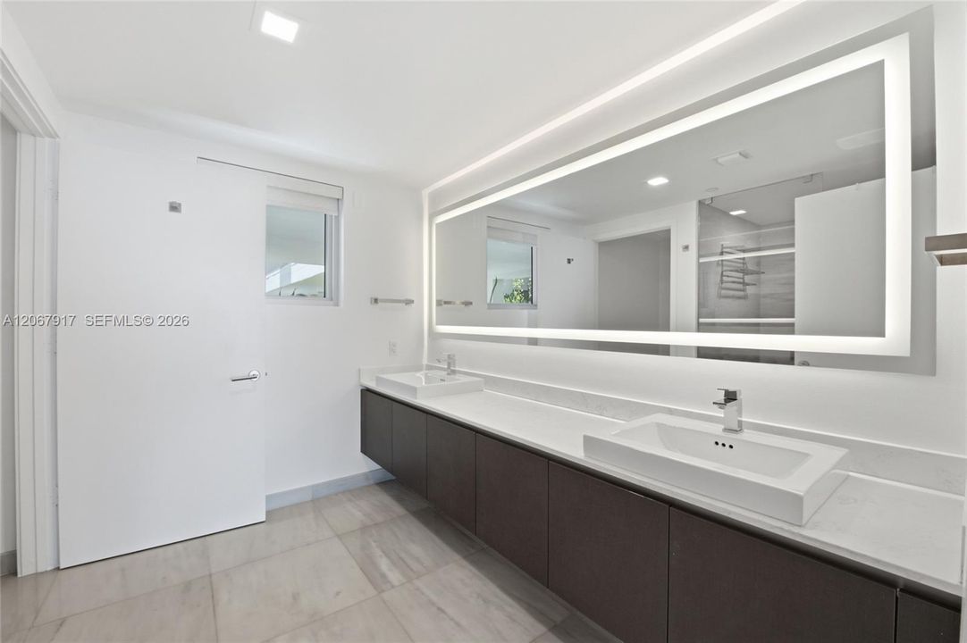 For Rent: $15,000 (3 beds, 2 baths, 1470 Square Feet)