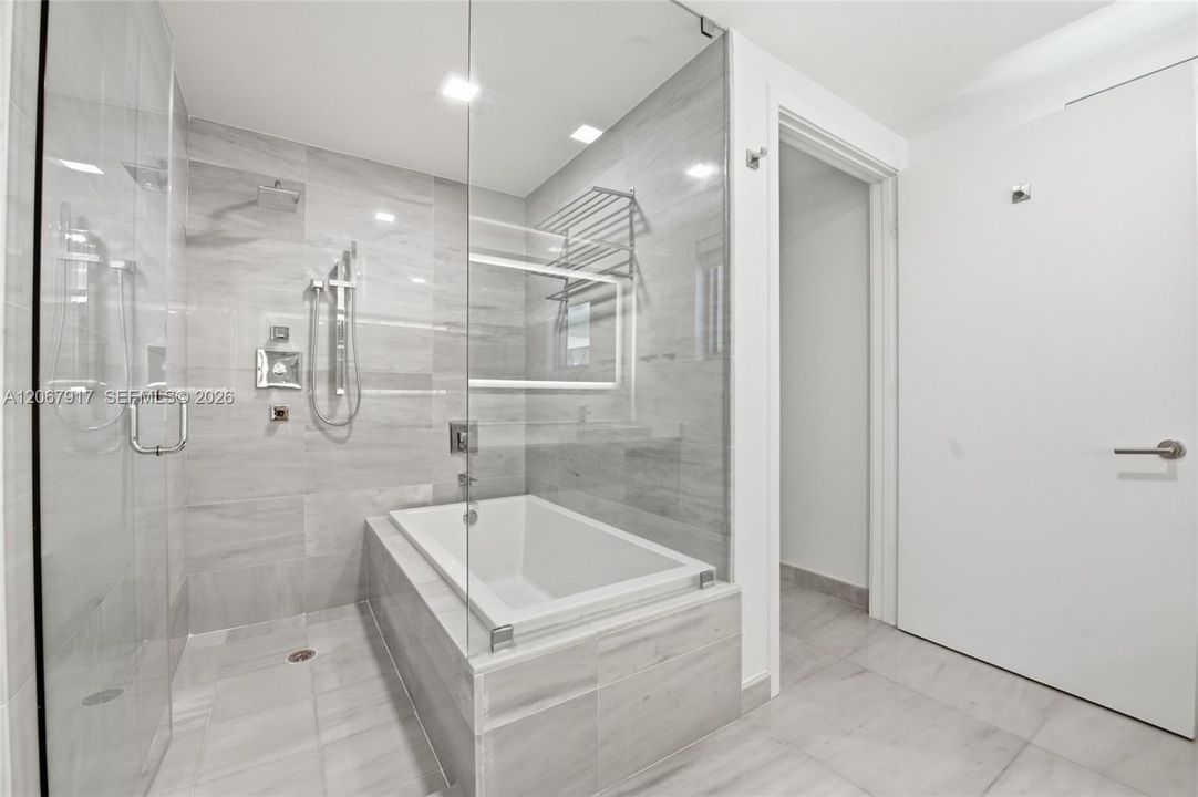 For Rent: $15,000 (3 beds, 2 baths, 1470 Square Feet)