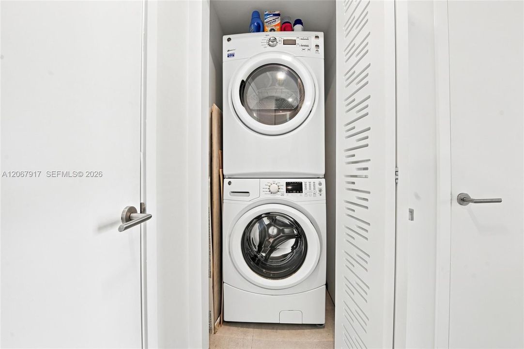 For Rent: $15,000 (3 beds, 2 baths, 1470 Square Feet)