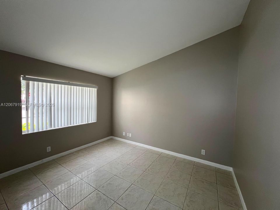 For Rent: $2,950 (2 beds, 2 baths, 1018 Square Feet)