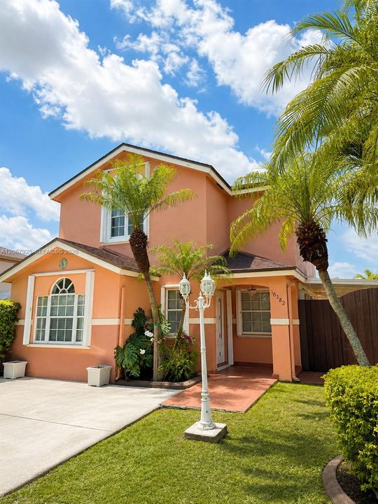 For Sale: $658,000 (3 beds, 2 baths, 1628 Square Feet)