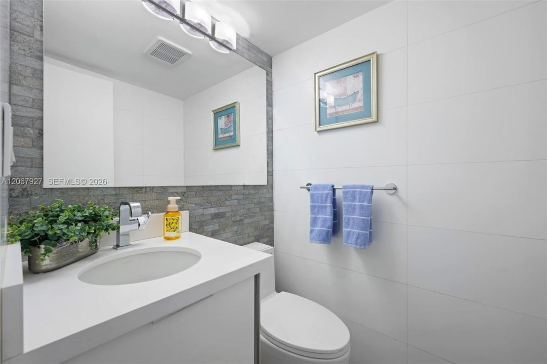 For Sale: $1,890,000 (3 beds, 2 baths, 1300 Square Feet)