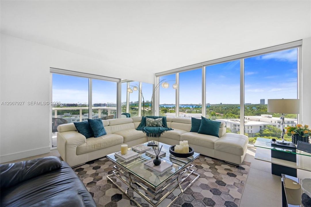 For Sale: $1,890,000 (3 beds, 2 baths, 1300 Square Feet)