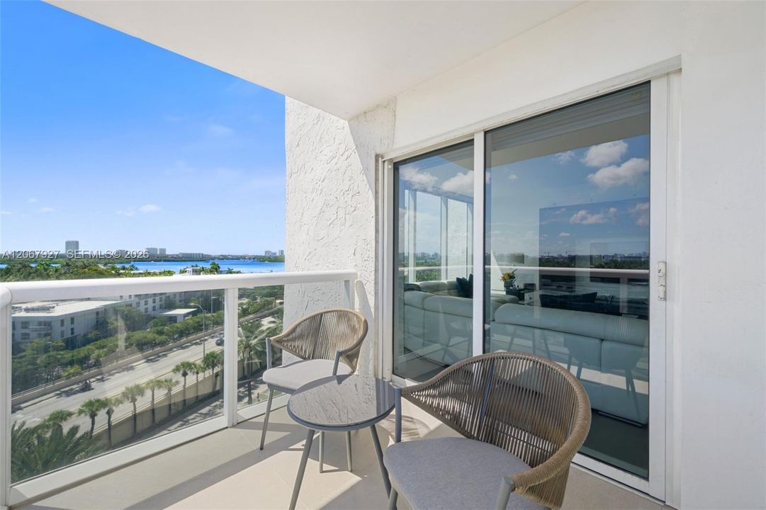 For Sale: $1,890,000 (3 beds, 2 baths, 1300 Square Feet)