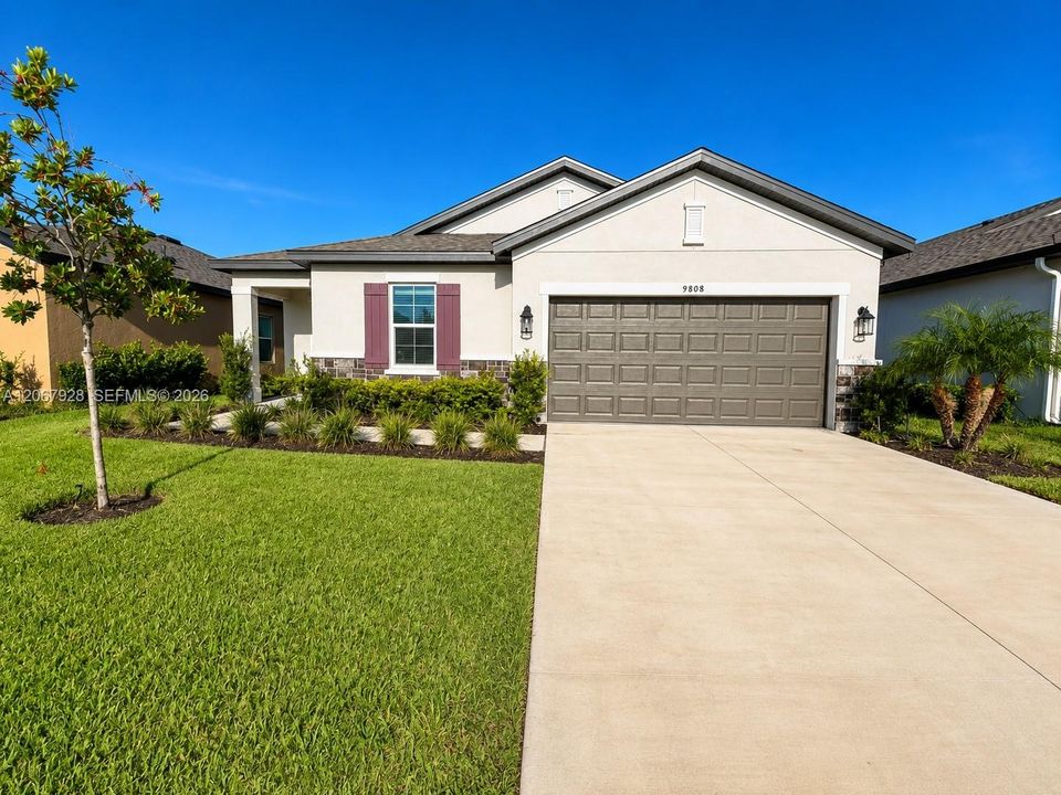For Rent: $2,800 (4 beds, 2 baths, 2110 Square Feet)