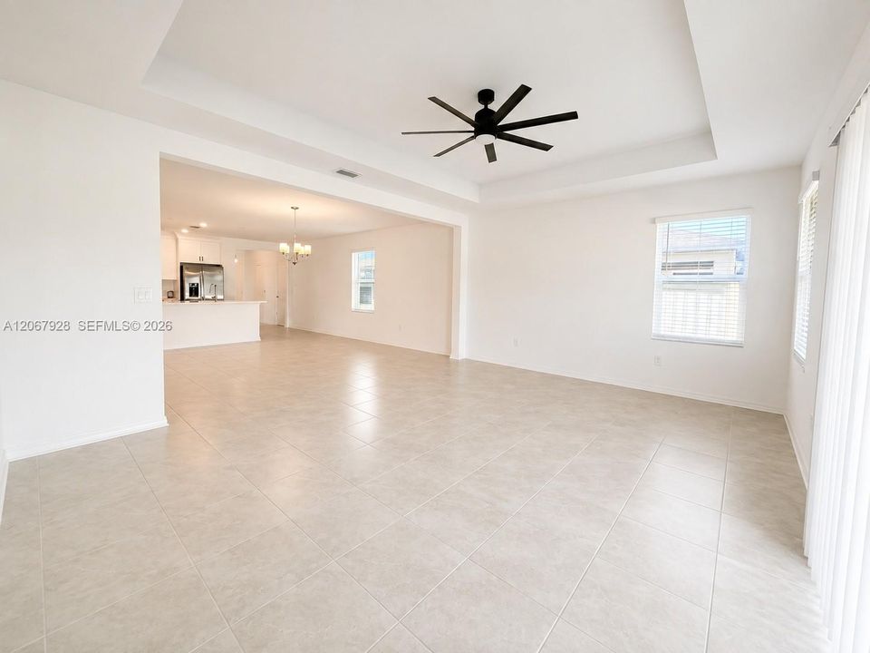 For Rent: $2,800 (4 beds, 2 baths, 2110 Square Feet)