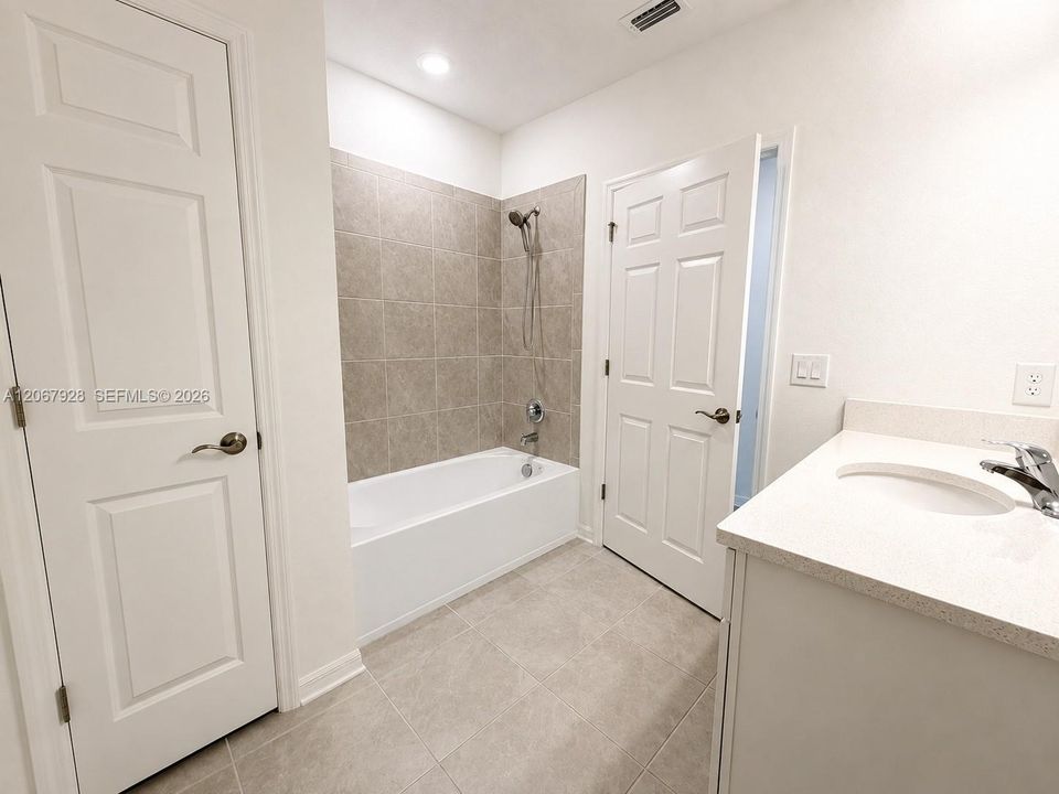 For Rent: $2,800 (4 beds, 2 baths, 2110 Square Feet)