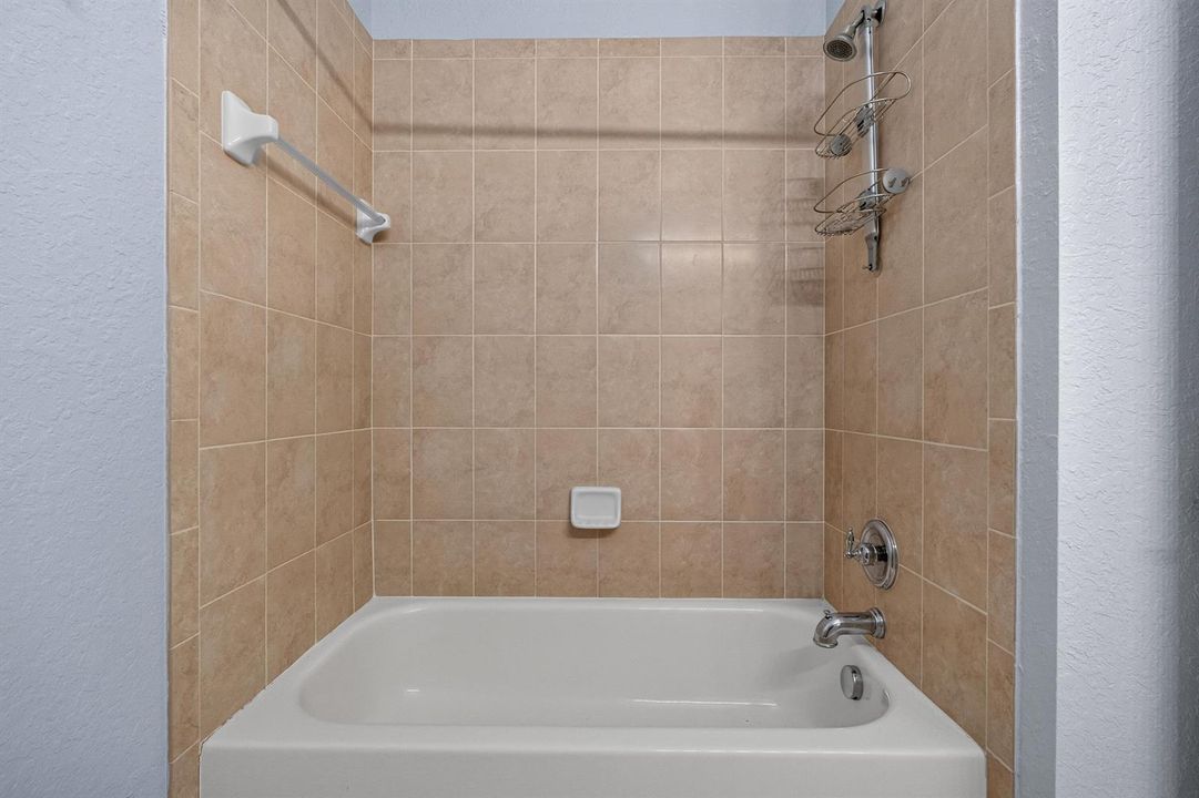 UPSTAIRS BATHROOM