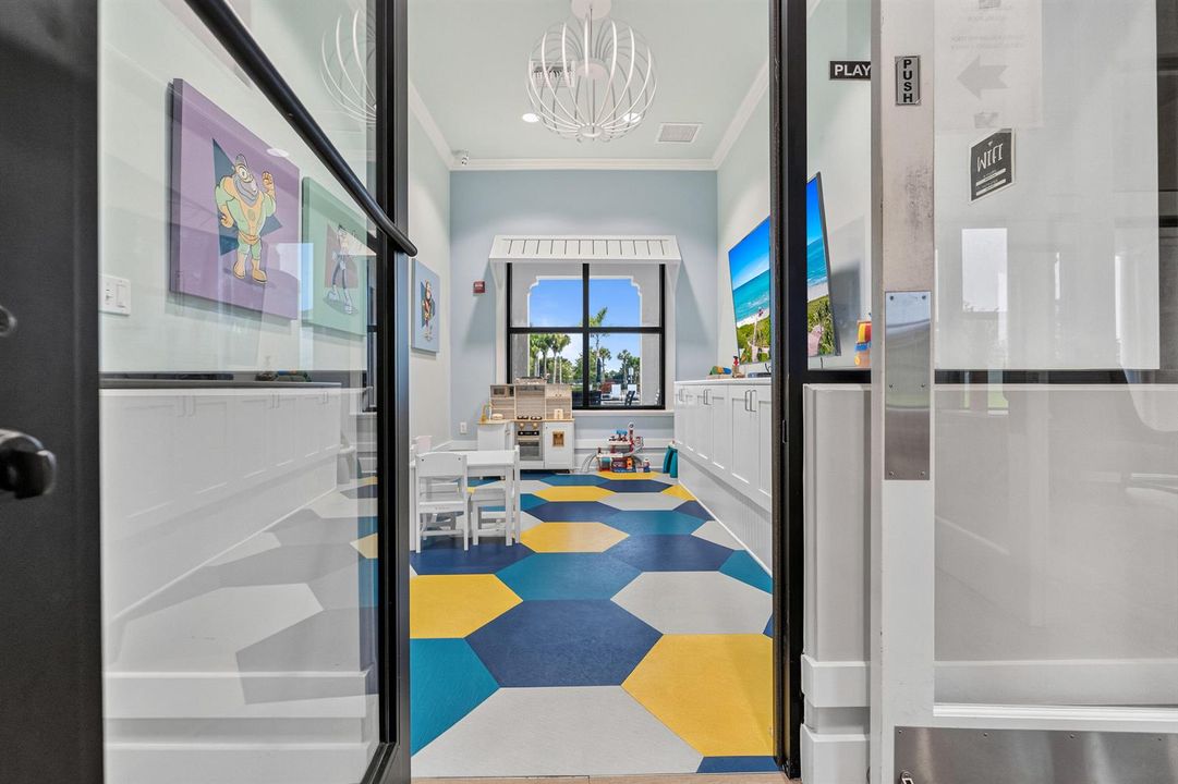 KIDS AREA