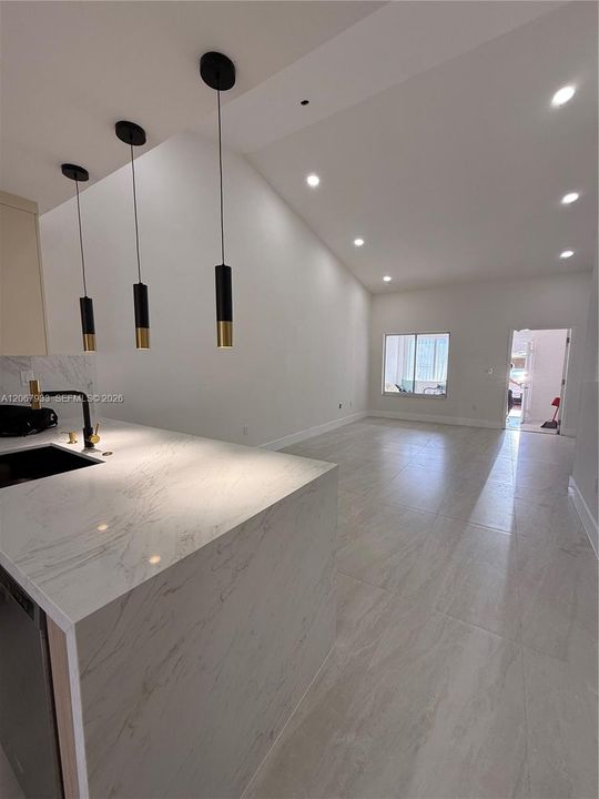 For Sale: $529,900 (2 beds, 2 baths, 1115 Square Feet)