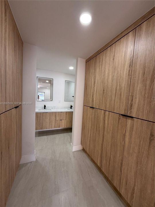 For Sale: $529,900 (2 beds, 2 baths, 1115 Square Feet)