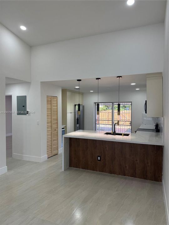 For Sale: $529,900 (2 beds, 2 baths, 1115 Square Feet)