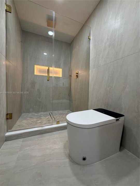 For Sale: $529,900 (2 beds, 2 baths, 1115 Square Feet)
