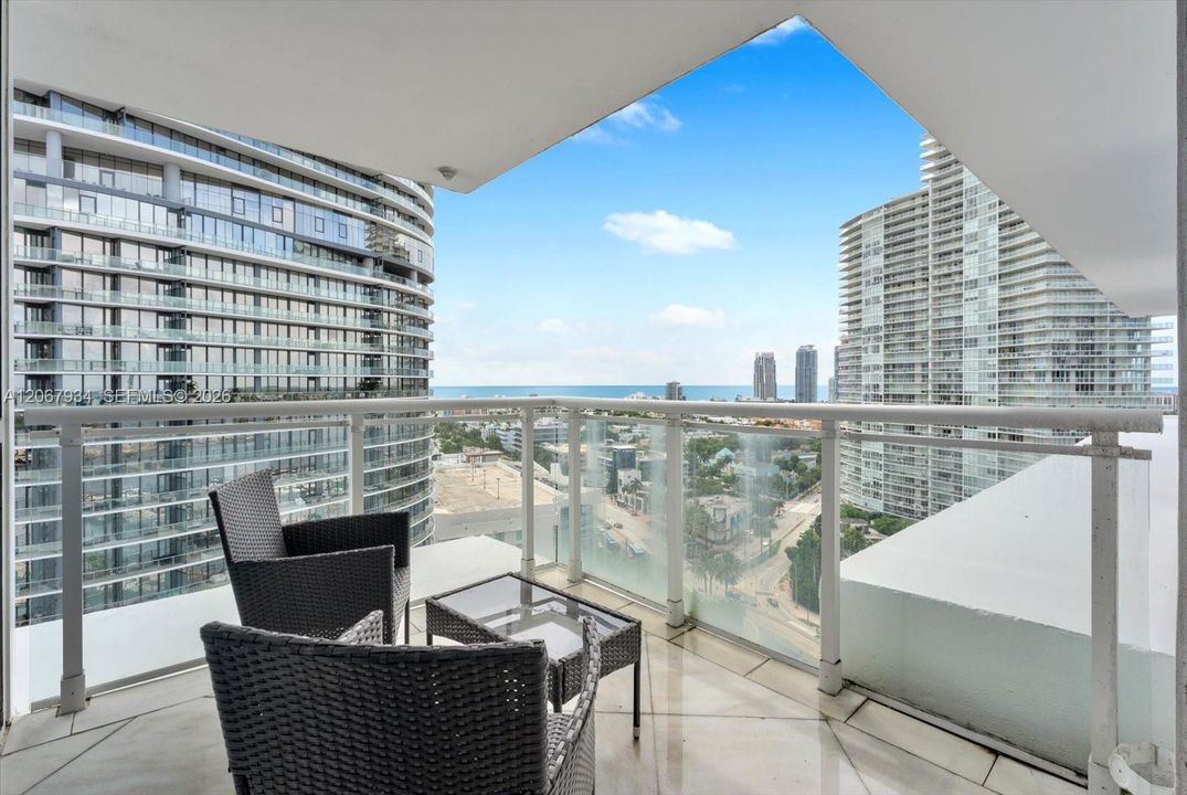 For Sale: $2,790,000 (3 beds, 3 baths, 1994 Square Feet)