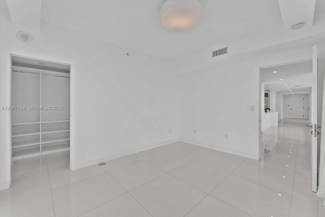 For Sale: $2,790,000 (3 beds, 3 baths, 1994 Square Feet)