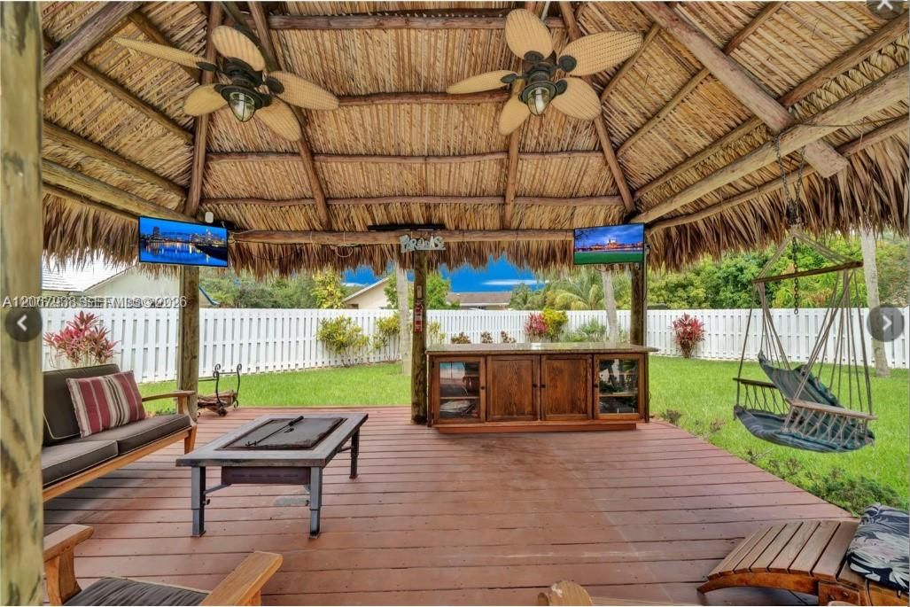 For Sale: $995,000 (4 beds, 2 baths, 3004 Square Feet)