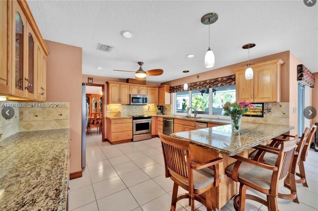 For Sale: $995,000 (4 beds, 2 baths, 3004 Square Feet)
