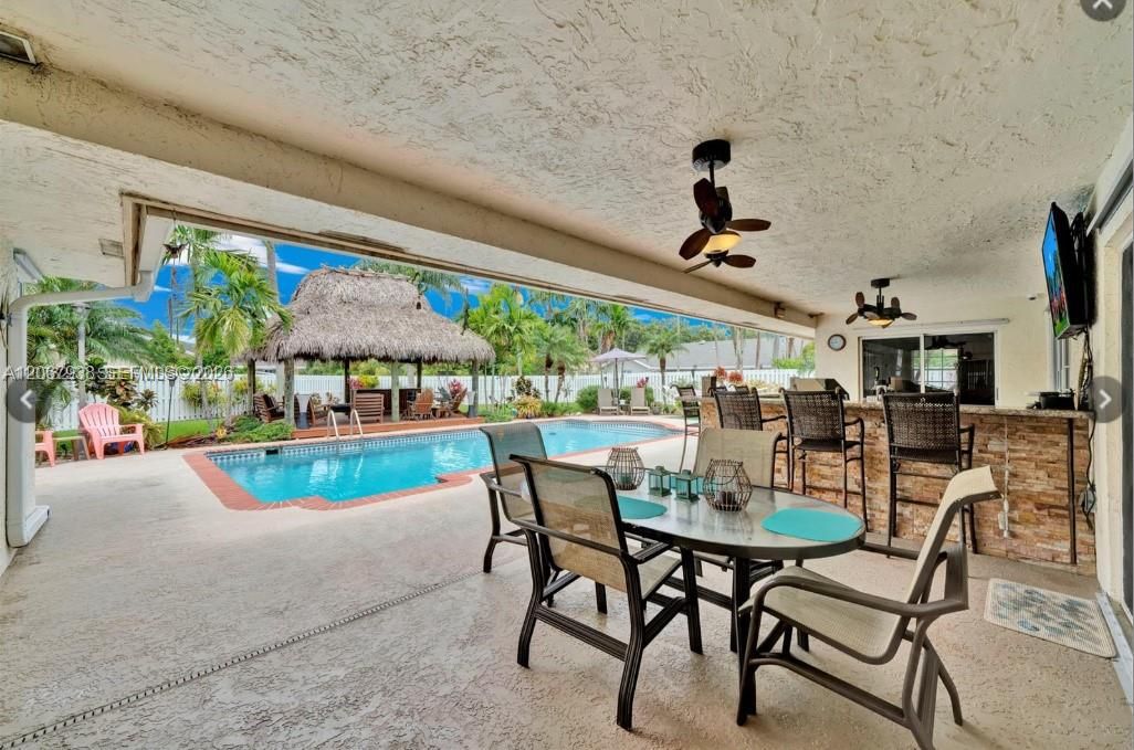 For Sale: $995,000 (4 beds, 2 baths, 3004 Square Feet)