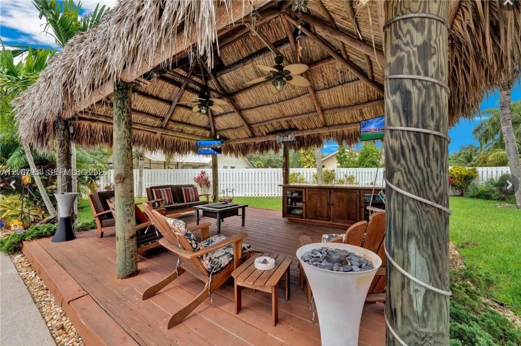 For Sale: $995,000 (4 beds, 2 baths, 3004 Square Feet)