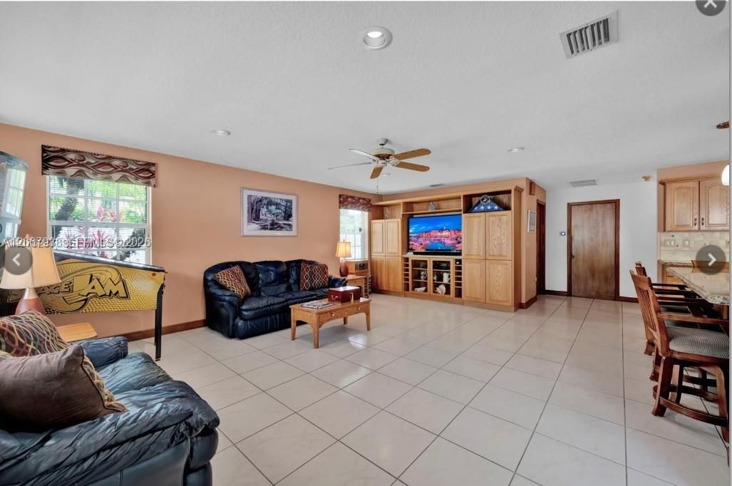 For Sale: $995,000 (4 beds, 2 baths, 3004 Square Feet)