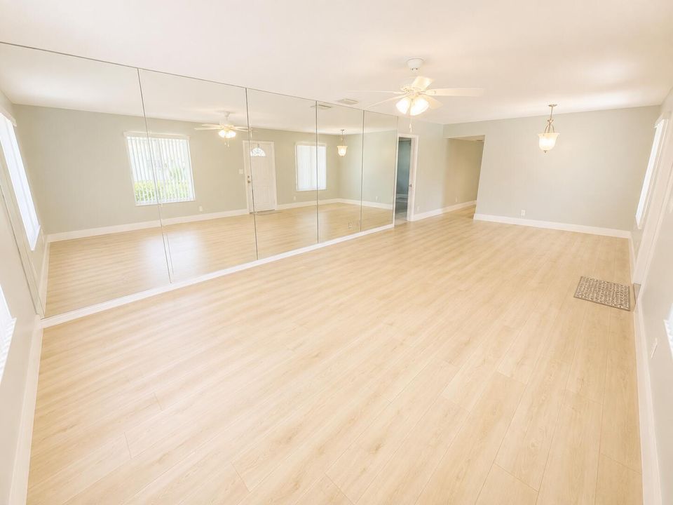 1232 Cabana Road 1