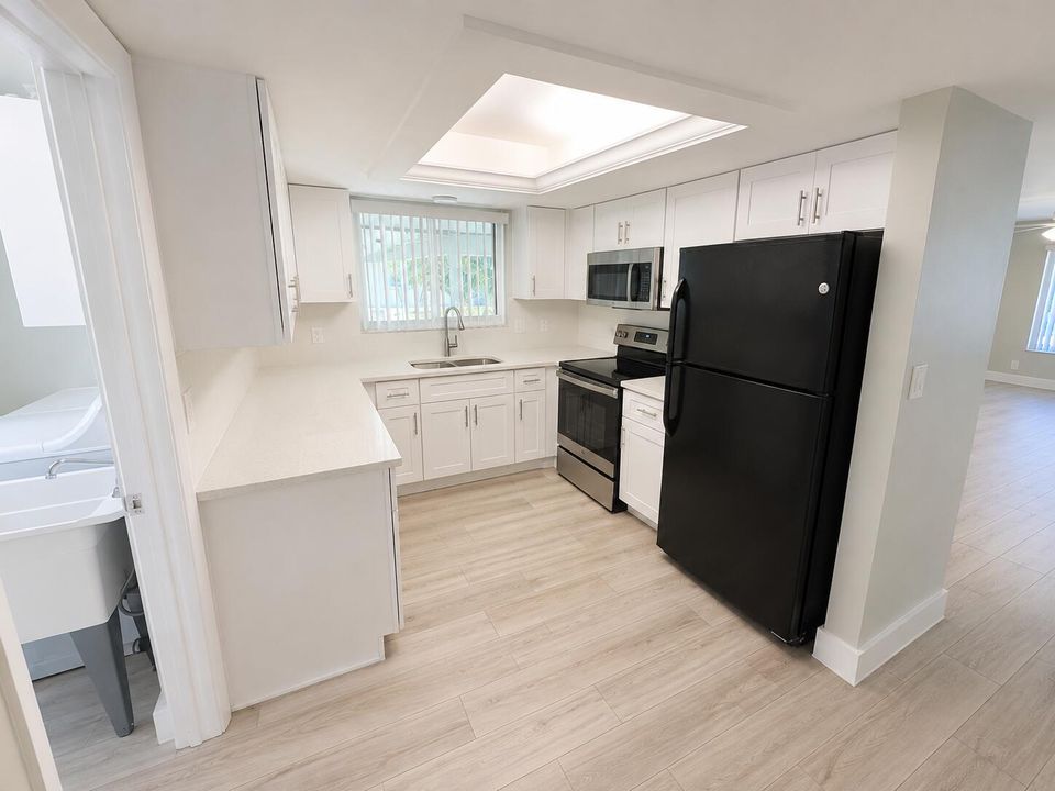 1232 Cabana Road 1