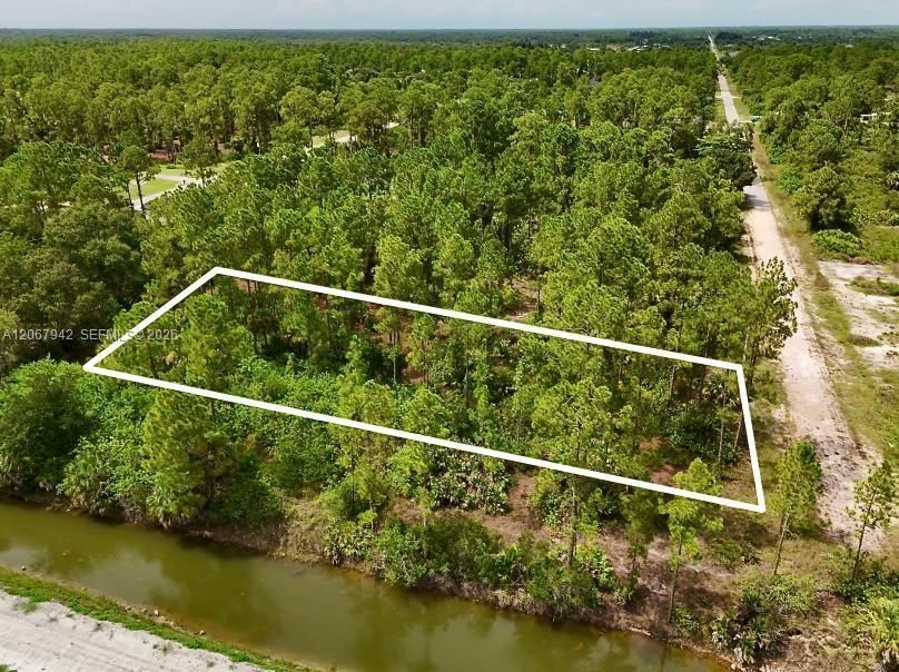 En Venta: $35,000 (0.50 acres)