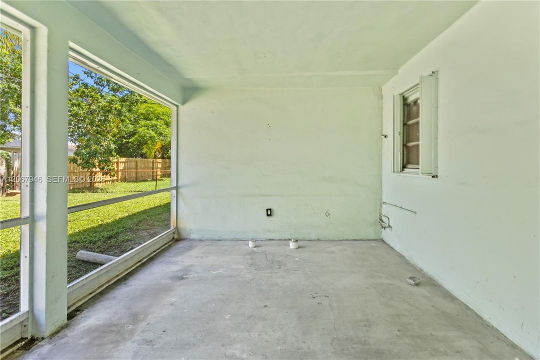 En Venta: $405,000 (3 camas, 2 baños, 1168 Pies cuadrados)