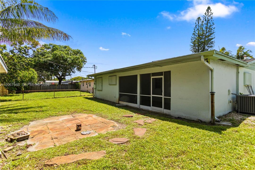En Venta: $405,000 (3 camas, 2 baños, 1168 Pies cuadrados)