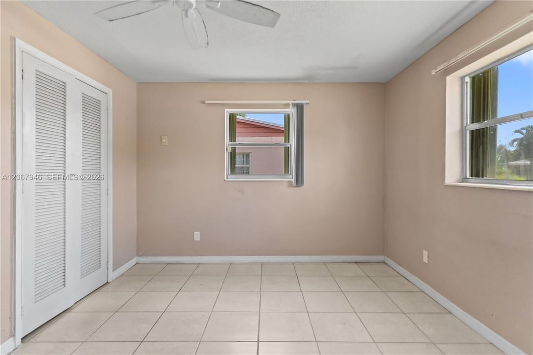 En Venta: $405,000 (3 camas, 2 baños, 1168 Pies cuadrados)